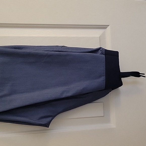 Scrub Set - Picture 7 of 7